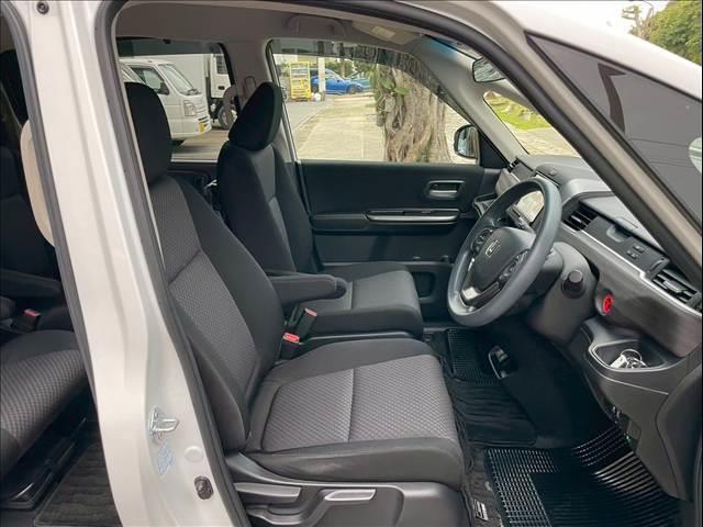 フリードハイブリッド ＨＹＢＲＩＤ　Ｇ　ＢＬＡＣＫ　ＳＴＹＬＥ　６人（9枚目）