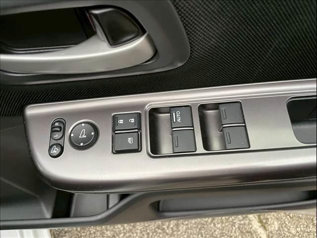 フリードハイブリッド ＨＹＢＲＩＤ　Ｇ　ＢＬＡＣＫ　ＳＴＹＬＥ　６人（10枚目）