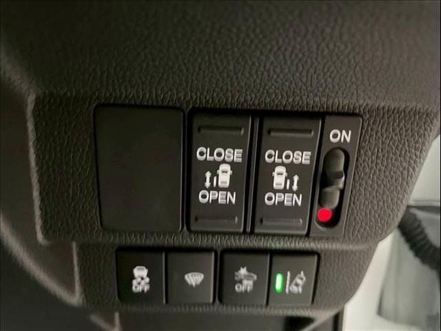 フリードハイブリッド ＨＹＢＲＩＤ　Ｇ　ＢＬＡＣＫ　ＳＴＹＬＥ　６人（13枚目）