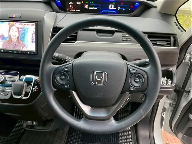 フリードハイブリッド ＨＹＢＲＩＤ　Ｇ　ＢＬＡＣＫ　ＳＴＹＬＥ　６人（15枚目）