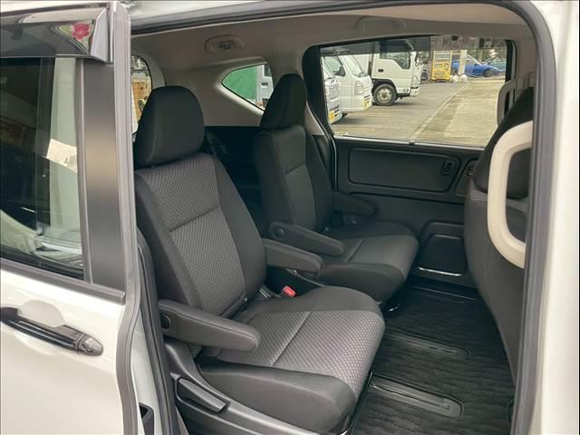 フリードハイブリッド ＨＹＢＲＩＤ　Ｇ　ＢＬＡＣＫ　ＳＴＹＬＥ　６人（25枚目）