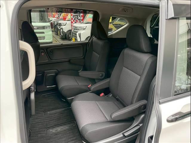 フリードハイブリッド ＨＹＢＲＩＤ　Ｇ　ＢＬＡＣＫ　ＳＴＹＬＥ　６人（30枚目）