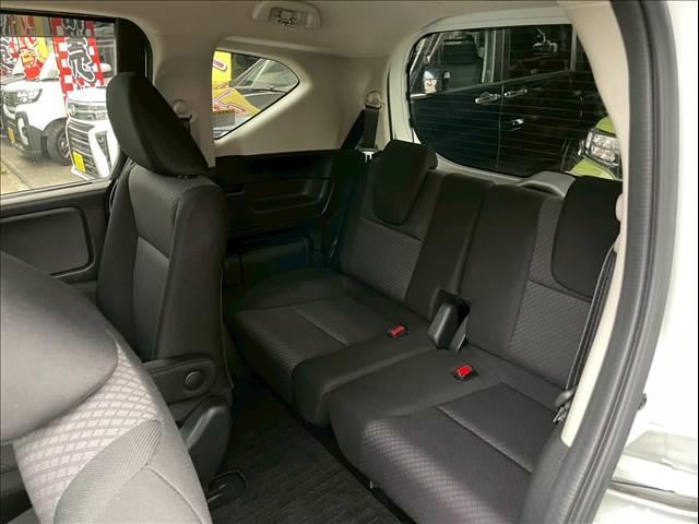 フリードハイブリッド ＨＹＢＲＩＤ　Ｇ　ＢＬＡＣＫ　ＳＴＹＬＥ　６人（32枚目）