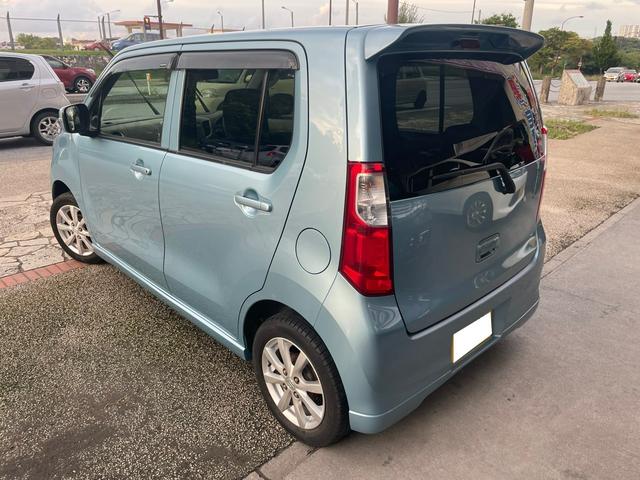 純正アルミを装着しております！専用のアルミなので、お車のイメージにピッタリです☆また、社外のアルミや、ドレスアップ・カスタマイズもお任せください！！