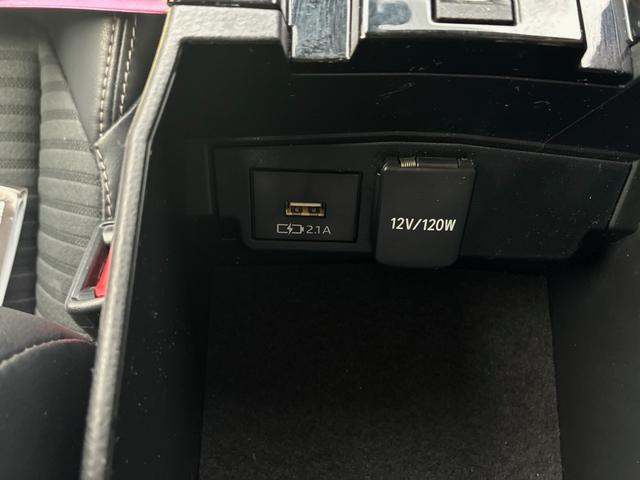 カローラ ハイブリッド　ダブルバイビー５０ミリオンエディション（6枚目）