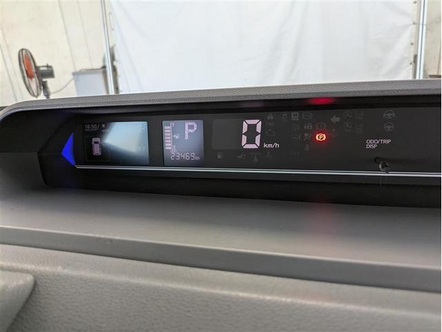 マルチインフォメーションディスプレイ付きのメーターです。エコ運転へ導く多彩な情報を表示してくれます。