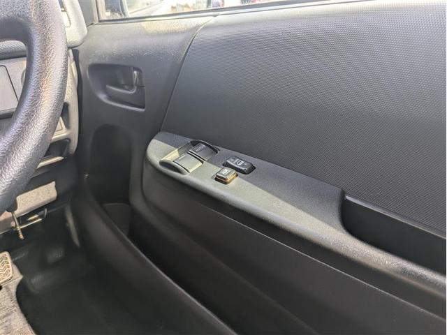 ハイエースワゴン ＤＸウェルジョイン　福祉車両　フルセグ　メモリーナビ　ＤＶＤ再生　バックカメラ　乗車定員１０人　３列シート　記録簿（17枚目）