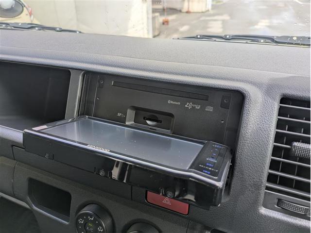ハイエースワゴン ＤＸウェルジョイン　福祉車両　フルセグ　メモリーナビ　ＤＶＤ再生　バックカメラ　乗車定員１０人　３列シート　記録簿（25枚目）