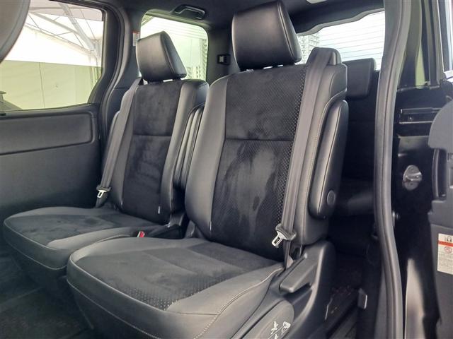 ヴォクシー ハイブリッドＺＳ　煌ＩＩＩ　フルセグ　メモリーナビ　ＤＶＤ再生　ミュージックプレイヤー接続可　バックカメラ　衝突被害軽減システム　ＥＴＣ　両側電動スライド　ＬＥＤヘッドランプ　乗車定員７人　３列シート　記録簿（17枚目）