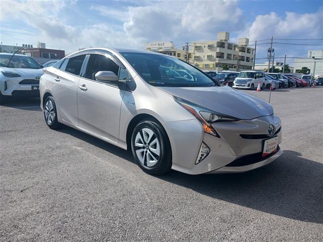 プリウス Ａ　フルセグ　メモリーナビ　ＤＶＤ再生　ミュージックプレイヤー接続可　バックカメラ　衝突被害軽減システム　ＥＴＣ　ドラレコ　ＬＥＤヘッドランプ（9枚目）