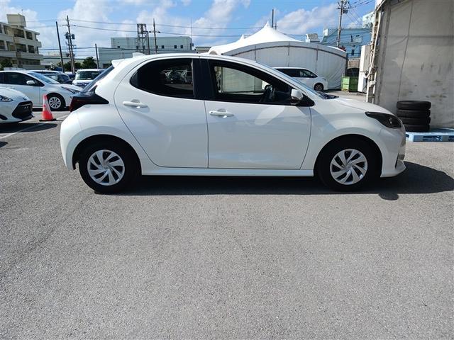 ヤリス Ｘ　メモリーナビ　ミュージックプレイヤー接続可　バックカメラ　衝突被害軽減システム　ＥＴＣ（9枚目）