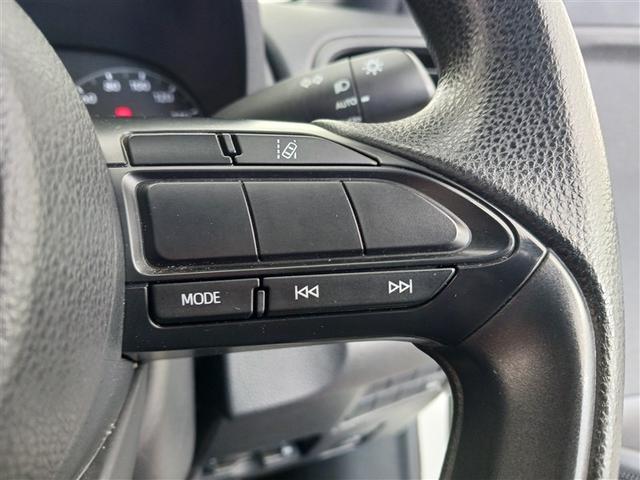 ヤリス Ｘ　メモリーナビ　ミュージックプレイヤー接続可　バックカメラ　衝突被害軽減システム　ＥＴＣ（27枚目）