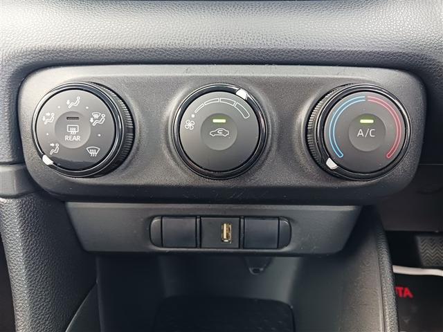 ヤリス Ｘ　メモリーナビ　ミュージックプレイヤー接続可　バックカメラ　衝突被害軽減システム　ＥＴＣ（32枚目）