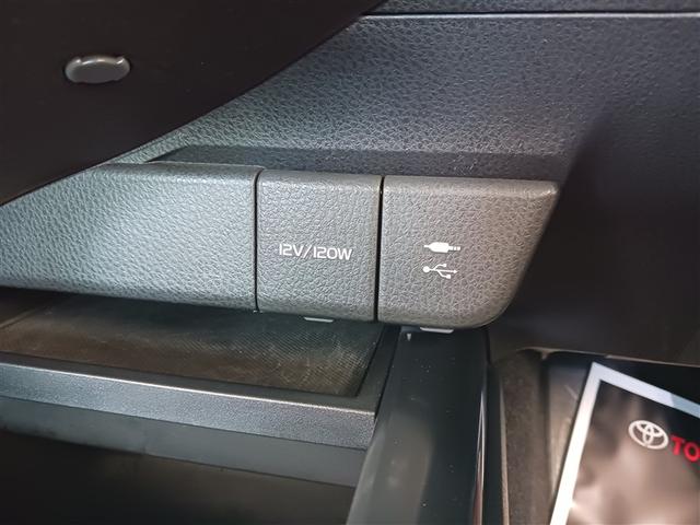 カムリ ＷＳ　メモリーナビ　ＤＶＤ再生　ミュージックプレイヤー接続可　バックカメラ　衝突被害軽減システム　ＥＴＣ　ＬＥＤヘッドランプ　記録簿（31枚目）