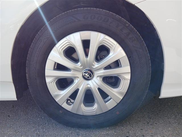 プリウス Ｓ　メモリーナビ　ミュージックプレイヤー接続可　バックカメラ　衝突被害軽減システム　ＥＴＣ　ＬＥＤヘッドランプ　アイドリングストップ（11枚目）