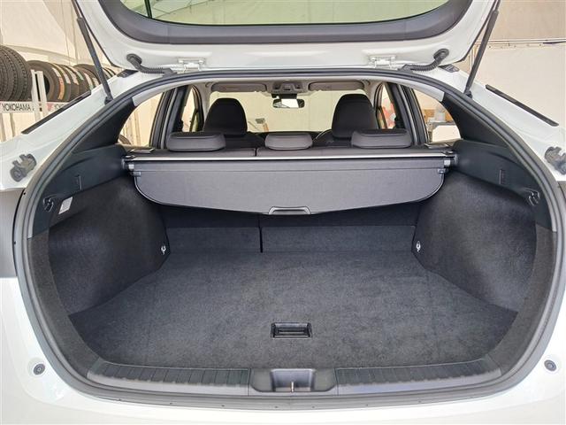 プリウス Ｓ　メモリーナビ　ミュージックプレイヤー接続可　バックカメラ　衝突被害軽減システム　ＥＴＣ　ＬＥＤヘッドランプ　アイドリングストップ（18枚目）