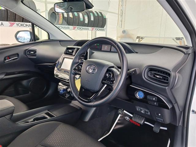 プリウス Ｓ　メモリーナビ　ミュージックプレイヤー接続可　バックカメラ　衝突被害軽減システム　ＥＴＣ　ＬＥＤヘッドランプ　アイドリングストップ（22枚目）