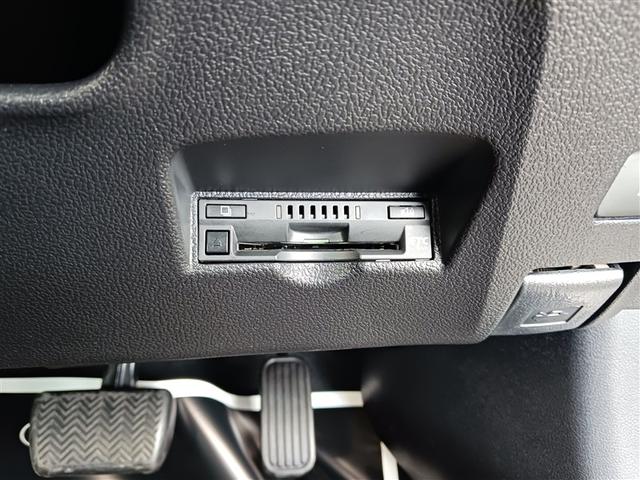 プリウス Ｓ　メモリーナビ　ミュージックプレイヤー接続可　バックカメラ　衝突被害軽減システム　ＥＴＣ　ＬＥＤヘッドランプ　アイドリングストップ（35枚目）