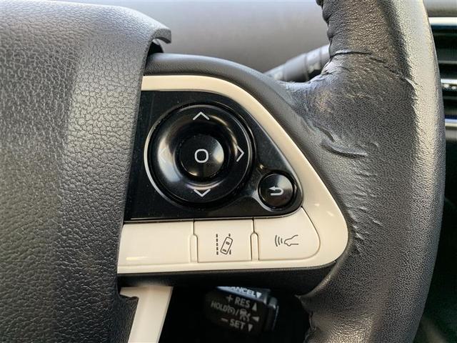 右スイッチはメーターモード切替操作スイッチや車線逸脱警報機能スイッチ・車間距離切替スイッチなどです。