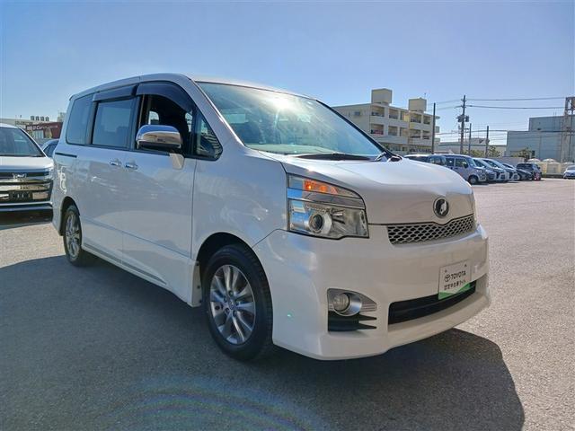 ヴォクシー ZS 煌III バックカメラ ETC 両側電動スライド ウオークスルー 乗車定員8人 3列シート(8枚目)