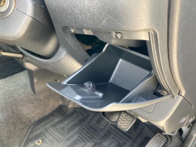 ハイエースバン ロングスーパーＧＬ　社外エアロ　アルミホイル　純正ナビ　ＡＣ１００Ｖ電源　ダブルエアコン（22枚目）