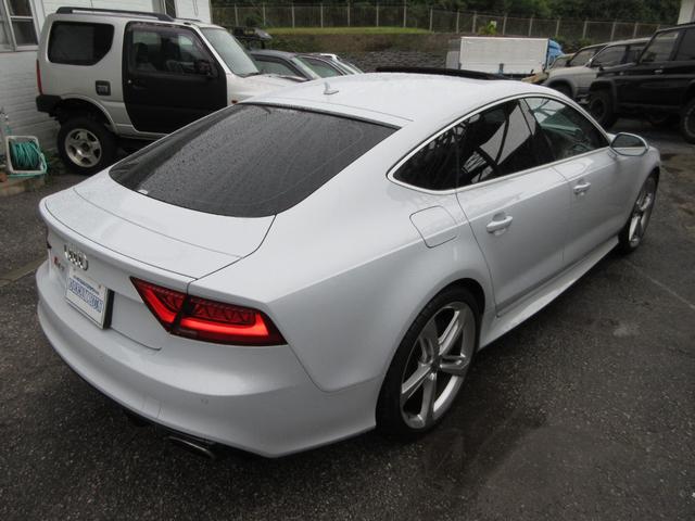 アウディ ＲＳ７スポーツバック