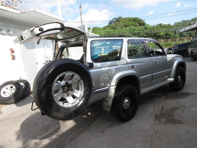 ハイラックスサーフ 　新品ホイル　新品ＭＴタイヤ　新品リフトアップ　新品ＴＯＹＯＴＡメッキグリルメッキ前後バンパー　メッキドアミラー　背面タイヤ　タイベル交換済み（20枚目）