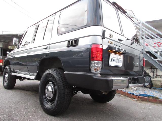 ランドクルーザープラド 純正カラー全ペイント リフトアップ 社外ホイル A/Tタイヤ 丸目ライト 社外メッキグリル サンルーフ LEDテールレンズ オレンジコーナーレンズ タイベル交換済み(12枚目)