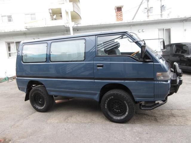 デリカスターワゴン ＧＬＸ　オールペイント　リフトアップ　社外ホイル　サンルーフ　社外マフラーリアラダー　燃料ポンプ　ウォーターポンプ　タイミングベルト　オルタネーター　グロープラグ交換済み（9枚目）