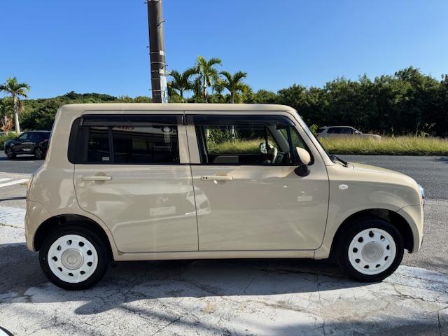 アルトラパンショコラ Ｇ　スマートフォン連動ナビ装着車　純正１４インチアルミ　ヒーター内臓レザーコンビシート　プッシュスタート　バックモニター　地デジ　バックモニター（11枚目）