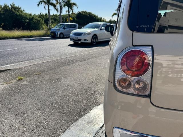 アルトラパンショコラ Ｇ　スマートフォン連動ナビ装着車　純正１４インチアルミ　ヒーター内臓レザーコンビシート　プッシュスタート　バックモニター　地デジ　バックモニター（17枚目）