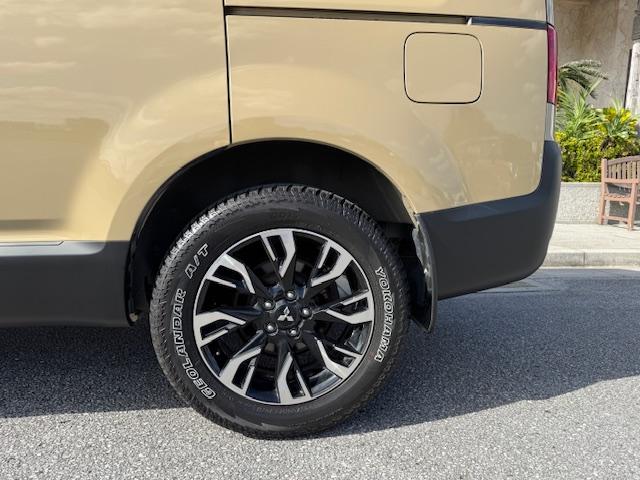 デリカD:5 G ナビパッケージ 1オーナー 4WD 社外サンドベージュオールペン 18インチアルミ バンパープロテクター ヨコハマジオランダーATタイヤ パワースライドドア 純正HDDナビF.S.Rカメラ フリップダウンモニター(18枚目)