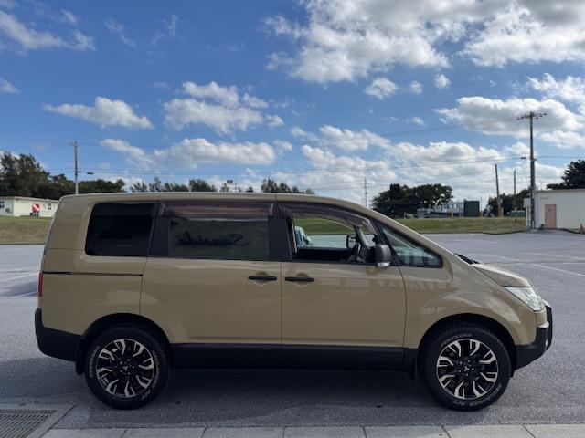 デリカD:5 G ナビパッケージ 1オーナー 4WD 社外サンドベージュオールペン 18インチアルミ バンパープロテクター ヨコハマジオランダーATタイヤ パワースライドドア 純正HDDナビF.S.Rカメラ フリップダウンモニター(19枚目)