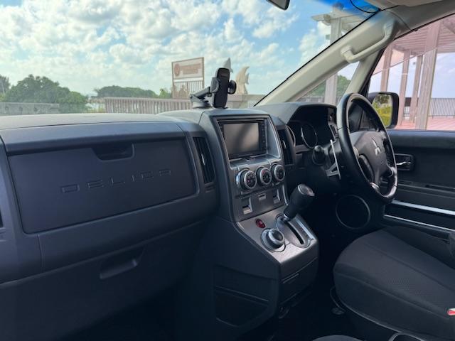 デリカD:5 G ナビパッケージ 1オーナー 4WD 社外サンドベージュオールペン 18インチアルミ バンパープロテクター ヨコハマジオランダーATタイヤ パワースライドドア 純正HDDナビF.S.Rカメラ フリップダウンモニター(20枚目)