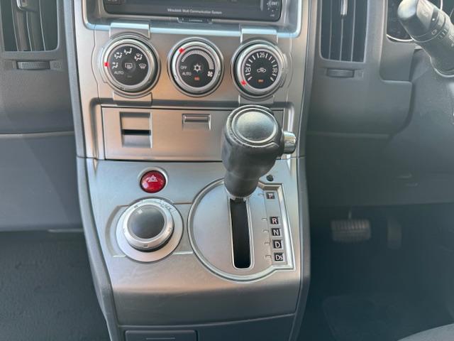 デリカD:5 G ナビパッケージ 1オーナー 4WD 社外サンドベージュオールペン 18インチアルミ バンパープロテクター ヨコハマジオランダーATタイヤ パワースライドドア 純正HDDナビF.S.Rカメラ フリップダウンモニター(25枚目)