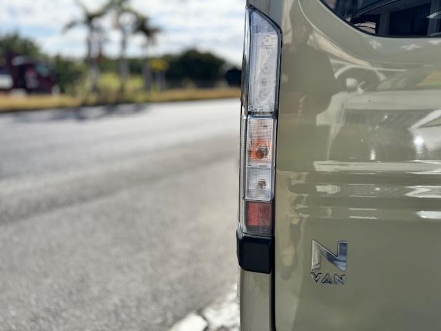 Ｎ－ＶＡＮ＋スタイル クール・ホンダセンシング　Ｂｌｕｅｔｏｏｔｈ内蔵ＳＤナビ　地デジ　バックモニター　安全運転支援システム　アダブティブクルーズコントロール　クリアランスソナー　スマートキー　メッキグリル　リアスポ　ＵＳＢ　プッシュスタート（17枚目）