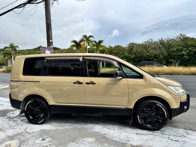 デリカＤ：５ Ｍ　サンドベージュ＆マットブラックオールペン済　パワースライドドア　アルパイン製ＳＤナビ　地デジ　バックモニター　Ｆバンパープロテクター　ＥＴＣ　マットブラック純正１８インチアルミ　ウインカーミラー（14枚目）