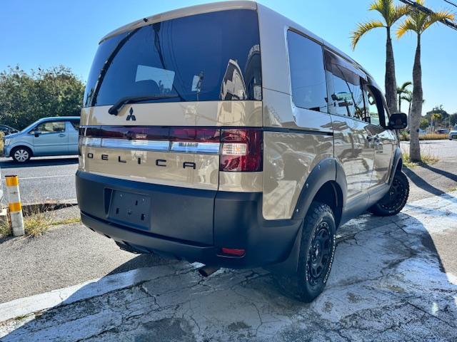 デリカＤ：５ Ｍ　サンドベージュオールペン済　リフトアップ　社外アルミ　ストラーダワイドＳＤナビ　Ｂｌｕｅｔｏｏｔｈ内蔵　２列目シートモニター　パワースライドドア　アンティーク調レザーシートカバー　Ｆバンパーガード（9枚目）