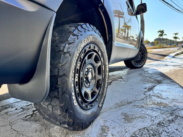 デリカＤ：５ Ｍ　サンドベージュオールペン済　リフトアップ　社外アルミ　ストラーダワイドＳＤナビ　Ｂｌｕｅｔｏｏｔｈ内蔵　２列目シートモニター　パワースライドドア　アンティーク調レザーシートカバー　Ｆバンパーガード（16枚目）