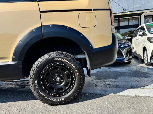 デリカＤ：５ Ｍ　サンドベージュオールペン済　リフトアップ　社外アルミ　ストラーダワイドＳＤナビ　Ｂｌｕｅｔｏｏｔｈ内蔵　２列目シートモニター　パワースライドドア　アンティーク調レザーシートカバー　Ｆバンパーガード（18枚目）