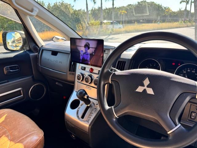 デリカＤ：５ Ｍ　サンドベージュオールペン済　リフトアップ　社外アルミ　ストラーダワイドＳＤナビ　Ｂｌｕｅｔｏｏｔｈ内蔵　２列目シートモニター　パワースライドドア　アンティーク調レザーシートカバー　Ｆバンパーガード（26枚目）