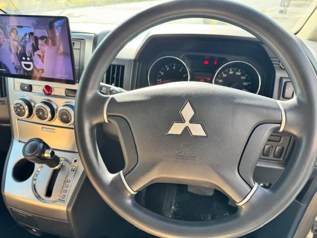 デリカＤ：５ Ｍ　サンドベージュオールペン済　リフトアップ　社外アルミ　ストラーダワイドＳＤナビ　Ｂｌｕｅｔｏｏｔｈ内蔵　２列目シートモニター　パワースライドドア　アンティーク調レザーシートカバー　Ｆバンパーガード（28枚目）