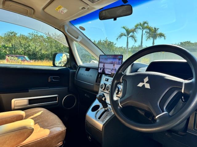 デリカＤ：５ Ｍ　サンドベージュオールペン済　リフトアップ　社外アルミ　ストラーダワイドＳＤナビ　Ｂｌｕｅｔｏｏｔｈ内蔵　２列目シートモニター　パワースライドドア　アンティーク調レザーシートカバー　Ｆバンパーガード（33枚目）