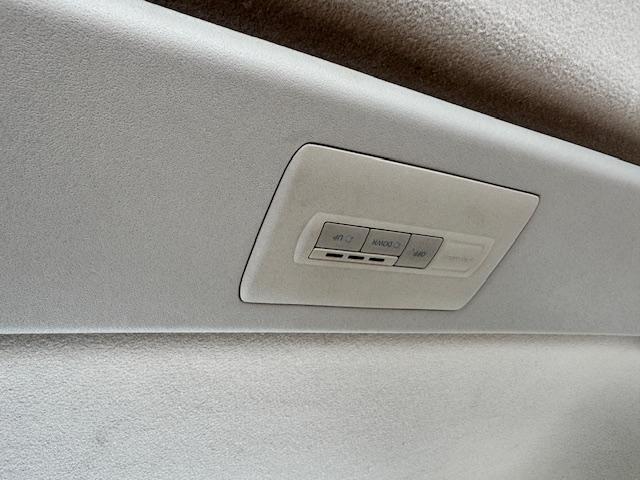 デリカＤ：５ Ｍ　サンドベージュオールペン済　リフトアップ　社外アルミ　ストラーダワイドＳＤナビ　Ｂｌｕｅｔｏｏｔｈ内蔵　２列目シートモニター　パワースライドドア　アンティーク調レザーシートカバー　Ｆバンパーガード（52枚目）