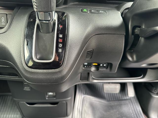 Ｎ－ＢＯＸカスタム Ｇ・Ｌターボホンダセンシング　純正８インチナビバックカメラ両側パワースライドドアＥＴＣプッシュスタート　スマートキー　格納ミラー（26枚目）