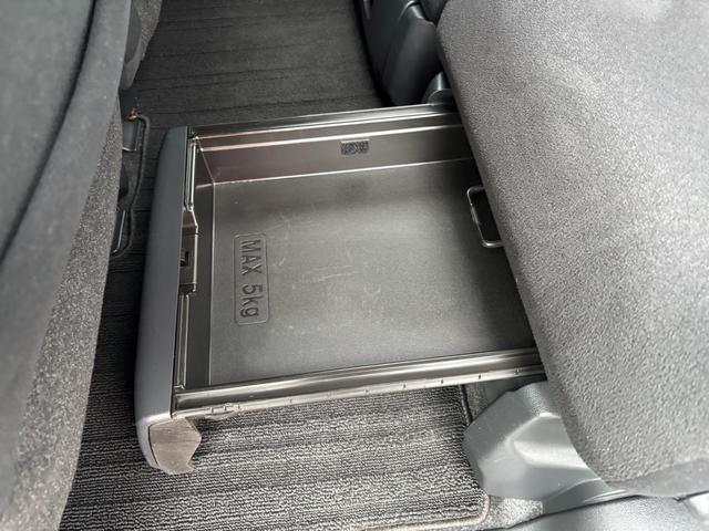 ムーヴキャンバス Ｇメイクアップ　ＳＡＩＩ　スマートキー　プッシュスタート　格納ミラー　両側パワースライドドア　横滑り防止装置　衝突被害軽減装置　アイドリングストップ（37枚目）