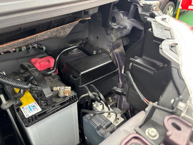 ムーヴキャンバス Ｇメイクアップ　ＳＡＩＩ　スマートキー　プッシュスタート　格納ミラー　両側パワースライドドア　横滑り防止装置　衝突被害軽減装置　アイドリングストップ（46枚目）