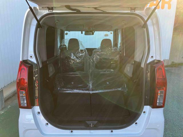 後ろのシート倒したシートアレンジ