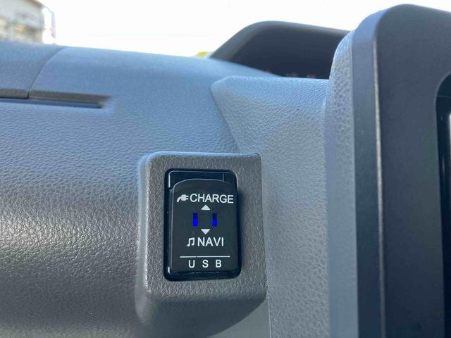 ナビ連動ＵＳＢソケット搭載