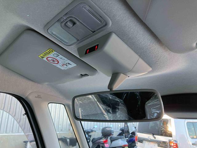 ルームミラー、室内灯